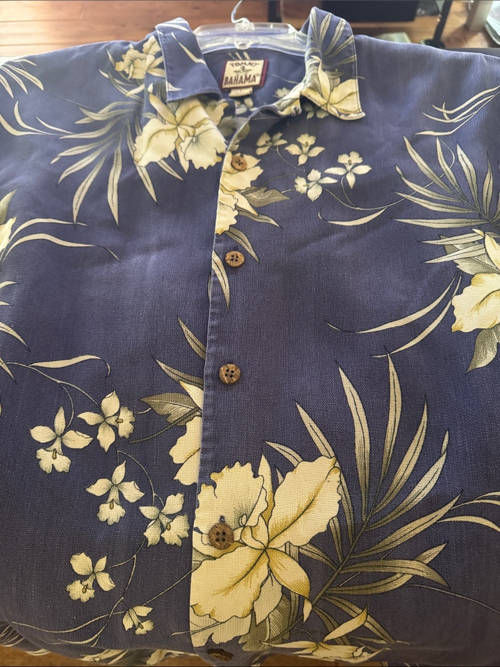 Nice Comfortable and Soft Tommy Bahama Blue Hawaiian Floral Button-Up Shirt  L